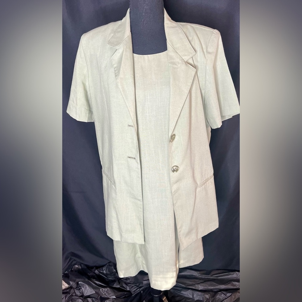 🤩 2pcs SAG HARBOR ladies green short sleeve suit. Dress and Jacket